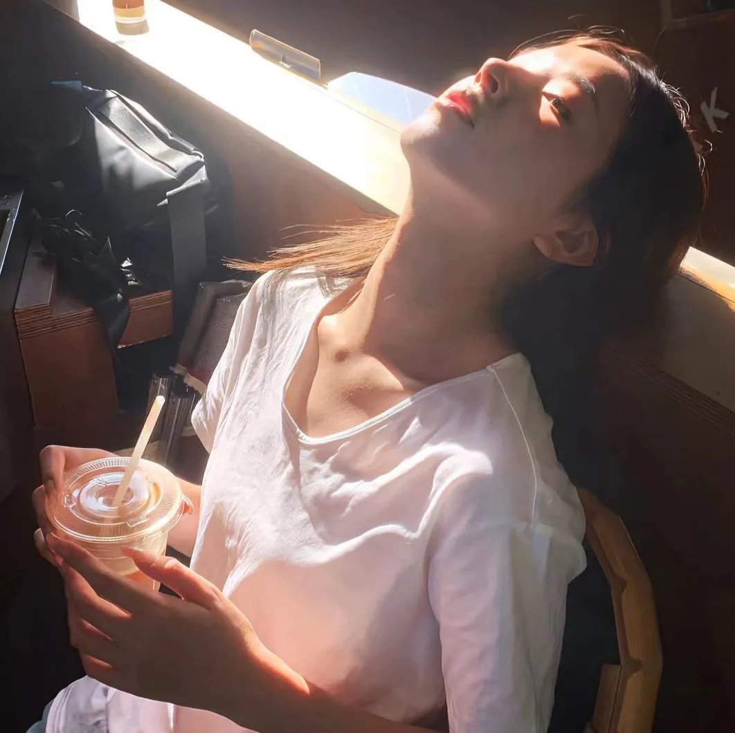 苏小姐你包的男模是大佬＆爱在夜幕降至时